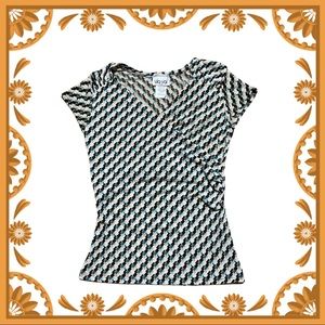 Brand New Via Via U.S.A. Multi Color Pattern V-Neck Blouse Size M